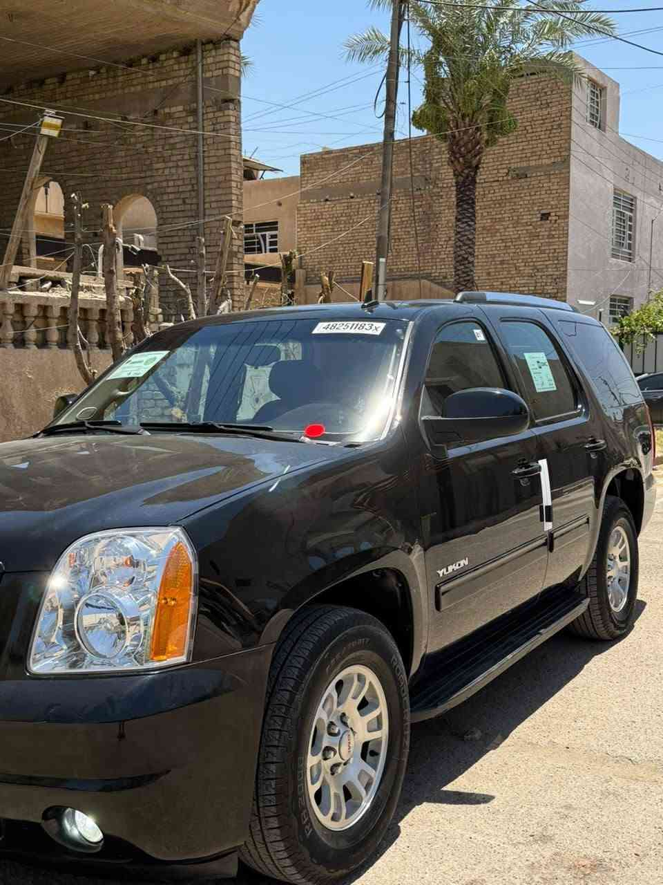 السلام عليكم 
جمسي يوكن بترة ٢٠١٢ 
لون اسود رقم بغداد الماني شرط التحويل 
داخل جلد اسود وصاج الكرسي كهرباء 
تحكم ستيرن انارة زنون منظومة كاملة 
شاشة اندرويد وكامرة خلفية دوارة 
تبريد ٣ قطع 
كير محرك مكفول
 صدر و تبريد و كهربائيات كلهن مسويلهن ادامة كاملة
كلشي بيها شغل 
وارد امريكي بيها صبغ جاملغ وبنيد مصبوغات بدون دواخل شرط 
مع بارد في باب الصدر فقط
السعر المطلوب ١٨٨ ورقة نهائي بيع نقدا فقط 
مكان السيارة بغداد حي الجهاد
***********
