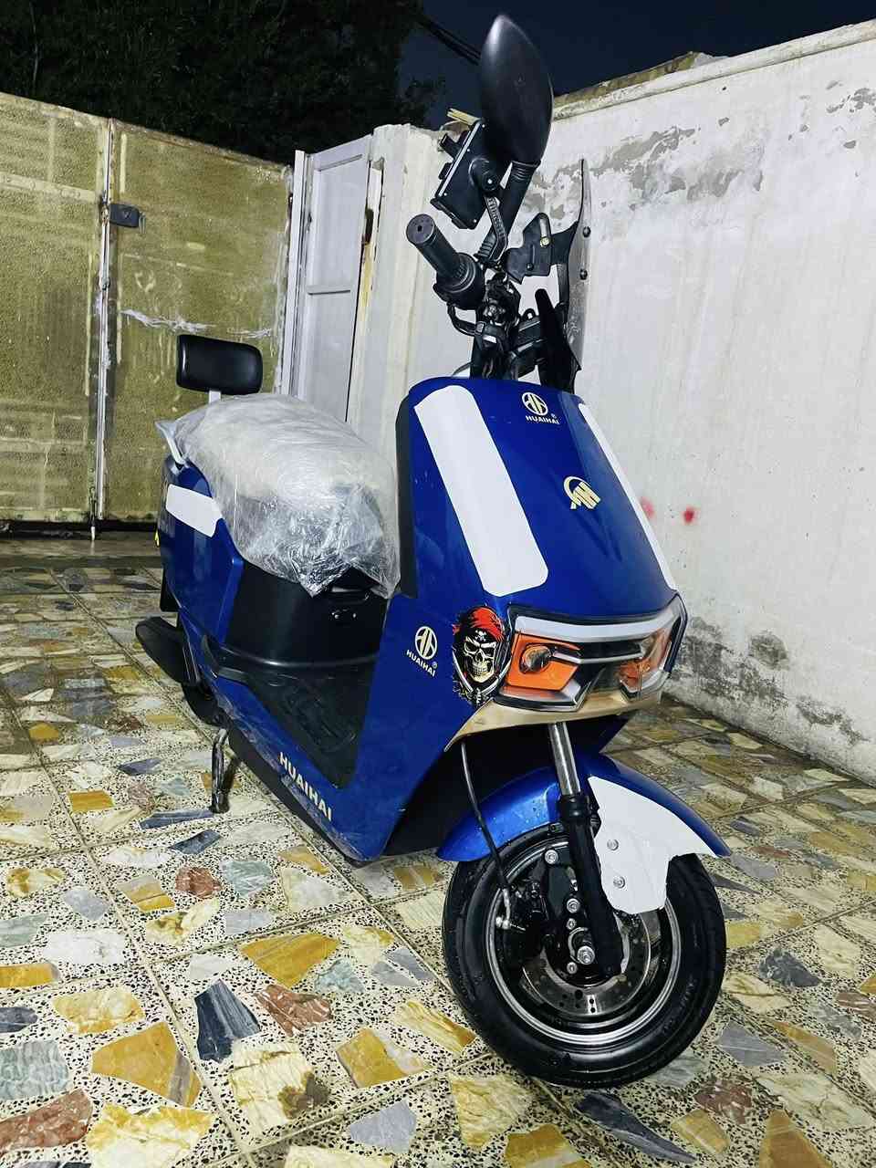 سلام عليكم
للبيع دراجه ماترك
موديل 2025
 بصمه تشغيل+ كارت +سويج 
ملف 1800 واط 
3 نمر
MP3
نضام R بك 
نضام B بارك
 6 بطاريات اكبار جديده 72v تايرات جديده بريك امامي دسك مكفوله كفاله عامه سعر 550الف وبيها مجال 
اتصال ***********
مكان بغداد الجديده
