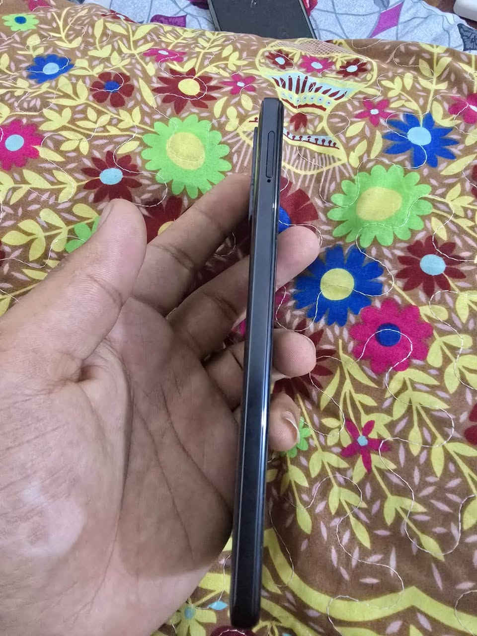 بوكو M4 pro تلفون جديد بعده بحالت شركه  ذاكره ٢٥٦ السعر ٢٢٥ بي مجال بسيط مكاني مدينه الصدر *********** وتساب
