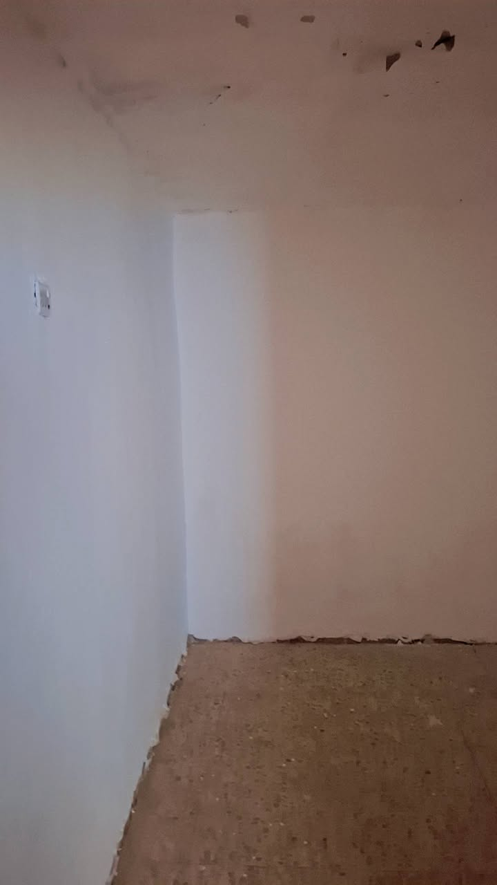 بيت تجاوز للبيع حي اور خلف حسينيه المصطفى ٧٠ متر يتكون من الاستقبال والمطبخ سندويج وسقوف ثانويه والغرفه عكاده وملحقات السعر ١٥ هاتف ***********
