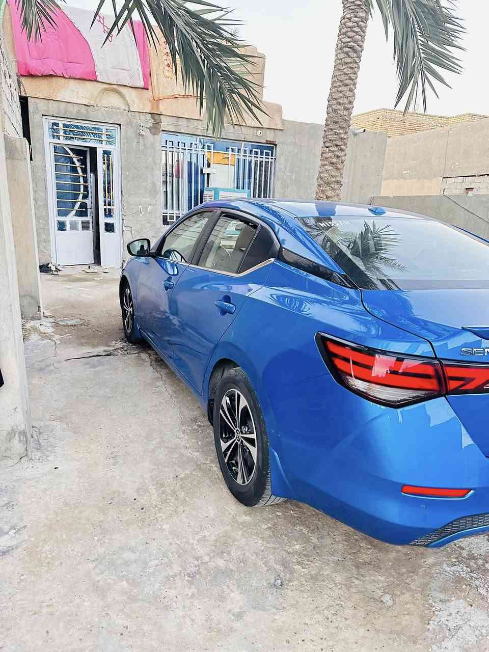 السلام عليكم ورحمة الله وبركاته نيسان سينترا 2022 لون ازرق مواصفات عاليه بصمه تبريد ثلج رقم شمالي السياره نظيفه مال جناي وباقي المواصفات معروفه السياره بعد احلا من الصور وبالعافيه على الياخذها  السياره متعوب عليها وصارفين عليها دوشمه جديده الدعاميه مبدله والباب الأيمن مبدل رقمي متواجد بس واتساب *********** السعر خاص راسلني وتدلل بيها مجال

