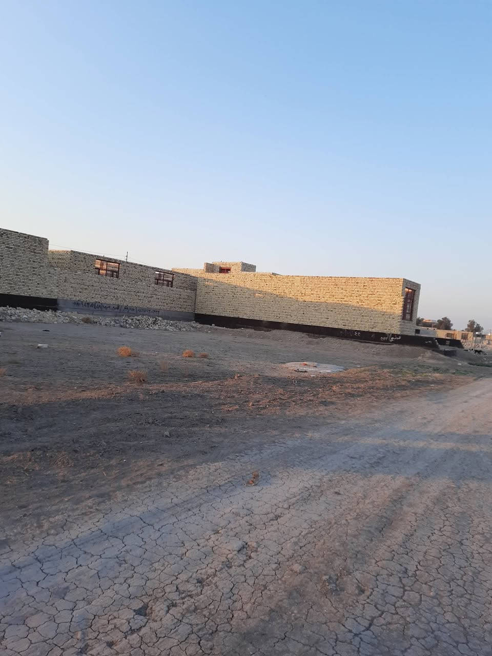 قطعة ارض للبيع بگاع علي فاضل مرحب 250 متر قريبة عالبزل الرئيسي، ماء وكهرباء ومولدة خدمات كاملة سند 25.
***********
