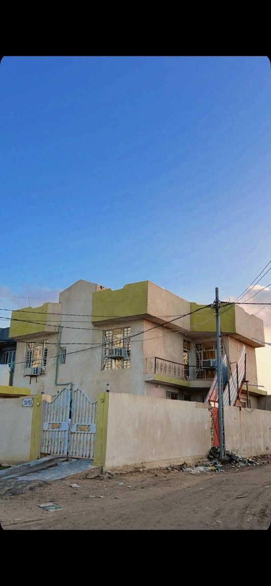 السلام عليكم 
دار طابق ثاني للايجار درج خارجي وباب معزول
العنوان الاسكندريه مجمع حطين قرب أسواق بغداد
يحتوي على 3 غرف نوم واستقبال وصاله وصحيات وبلكونه وسطح
الموقع راقي وهادىء جداً للسكن انارة وارصفه وشوارع تبليط 
وجميع الخدمات كامله سعر الايجار 250
للاستفسار الاتصال على الرقم ***********
