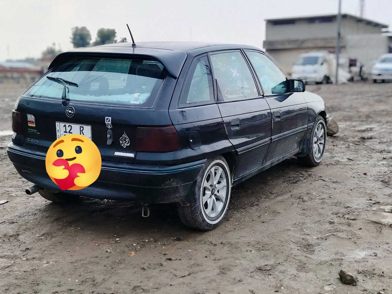 اسلام وعليكم سياره استره حجم 16 شرط السياره من كير محرك كلها شرط جام كهربائي  السياره كلش نضيفه السياره حيل نضافه فول ومال بيت السياره بل موصل حي الشهداء هذا الرقم *********** متواجد حالين بس عل رقم تمام
