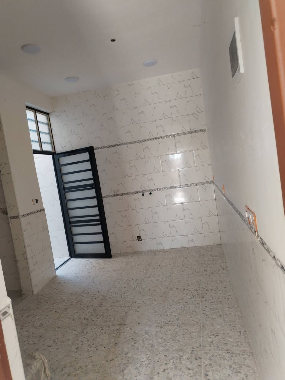 سلام عليكم بيت للبيع طابو زراعي سند 25 المساحه ٥٠ متر العنوان عبيدي شارع عشرين كاع خالد سلوم السعر ٥٣ وبي مجال ***********
