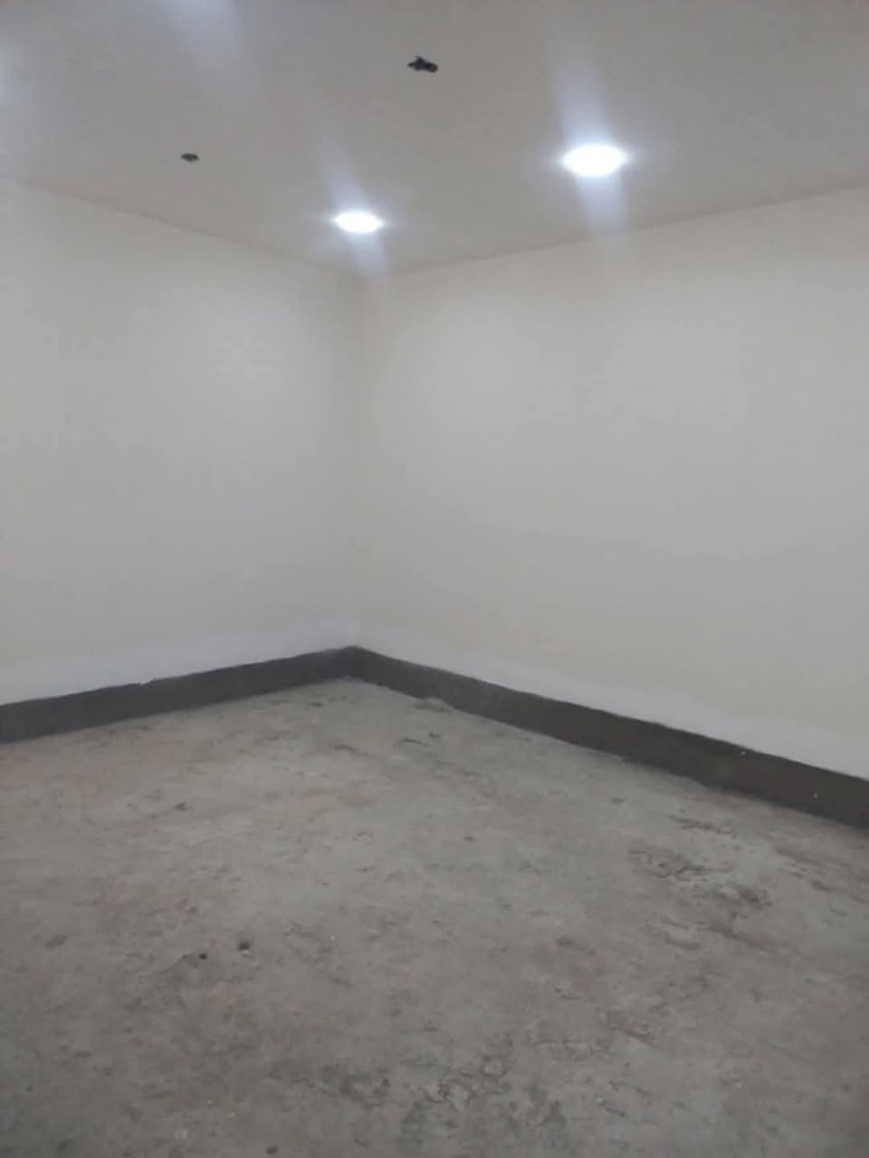 السلام عليكم دار للبيع مساحه 125متر بناء حديث بناء طابوق الأساس رفت طابو زراعي سند  25هوررجب خلف مدرسه المعينيه بشارع الروضه خدمات ماء كهرباء شارع تبليط مدارس مستوصف سوك روضه كلها قريبه للاستفسارالاتصال بصاحب الدار ***********السعر 75ويرهم قسط
