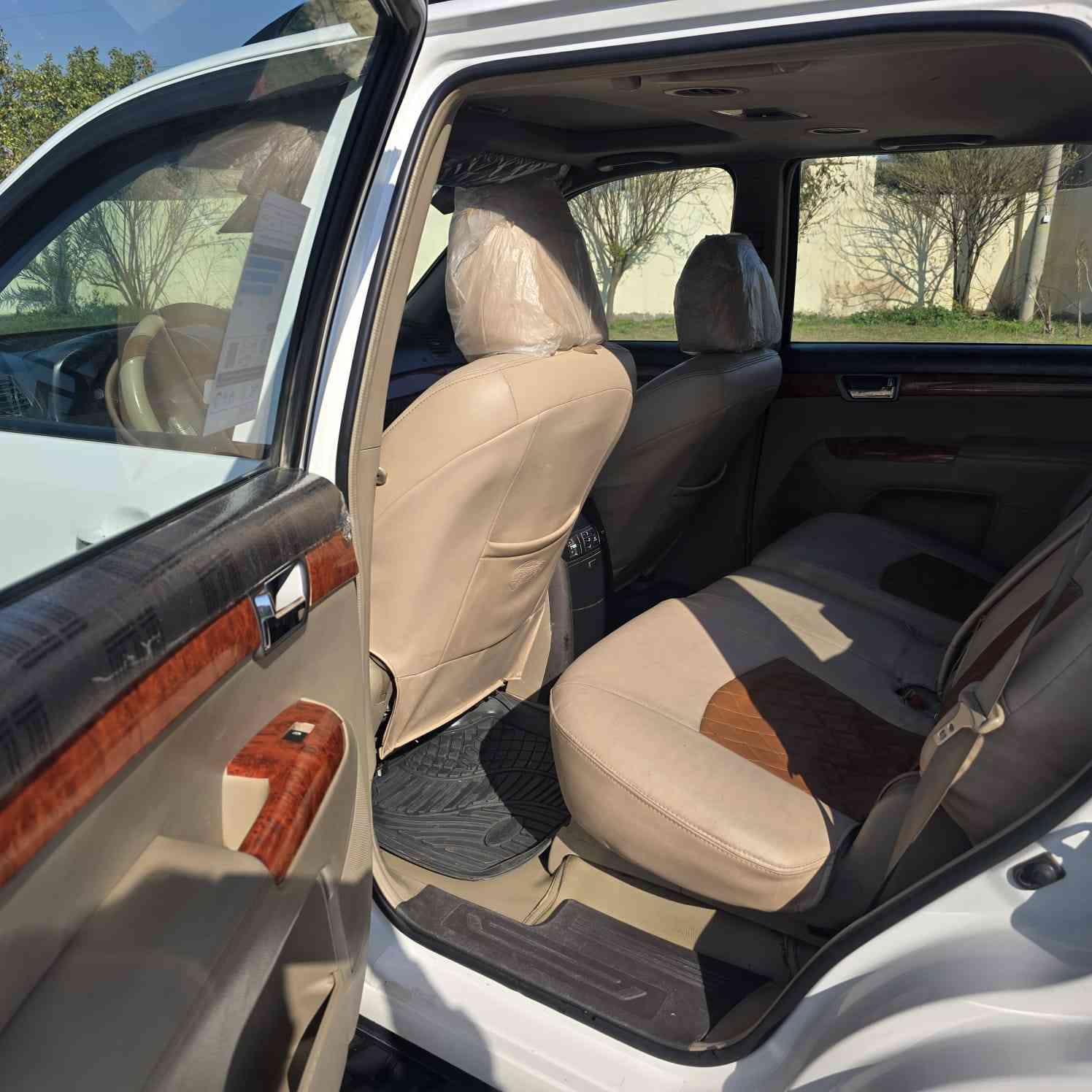 اسلام عليكم للبيع والمراوس مهافي موديل ٢٠١٢ خليجي فول مواصفات تنته تبريد ثلث قطع بصمه بيه بيه شويه بلبنيد وشويه بجاملق اسونار موجود مع اصور  اسعر ١٤٠ يرهم مراوس هاتف ***********و*********** قرية المسحك رقم اربيل
