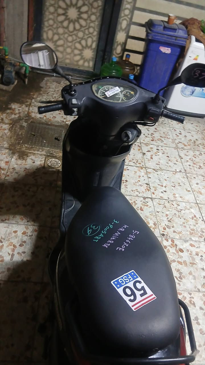 بريز حديث نوزل للبيع دراجه حلوه مكفوله بس بيها نواقص بسيطه كلشي جديد بيها وشغال كهربايئات تخم تايرات جديد السعر ٥٥٠ وبيها مجال بسيط حك الجيه *********** بغداد الشعب فلكه صباح الخياط
