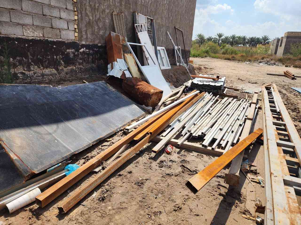 جينكو  مترتين ب٥ونص
حديد مربع انج ونص مغلون طول ٣ونص ب٦ونص
حديد مغلون ٣ انج طول ٣ونص ب١٧ونص
شخاط عادي طول ٤م ب١٢ونص
شخاط ٢انج في ٤انج ثقيل طول ٥متر ب٢٢
حديد مربع ثقيل طول ٦متر ب٣٠ وطول ٥متر ب٢٥
قواطع كرفان ٣متر في ٢متر ب٧٥
حديد مربع طول مترتين ٣انج و٤ انج ب١٠
حديد مربع ٤انج طول ٣اله ربع ب١٥
جينكو ثقيل جدا مغلون طول ٣ونص ب٢٥
جسوره او كروسات طول ٦متر و٧متر ب٦٥
وطول ٩متر ثقيل ب٨٥
ميوزه حديد ب٢٥و٣٥
المسيب حي المعلمين٣ طريق سيد ابراهيم بعد السكه بكيلوين تقريبا بعد اسلاك الضغط العالي ب٢٠٠م 
بيت على جهة اليمنى
***********
يرجى الاتصال قبل المجيء
