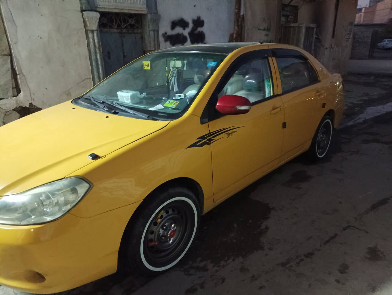 سيارة للبيع بي واي دي كير ومكينه كورلا يارس مكينة 1600موديل 2011كاربون بيها هيئة وغرامات صفر رقم بغداد سعر 60وبيها مجال قليل استفسار علرقم ***********
