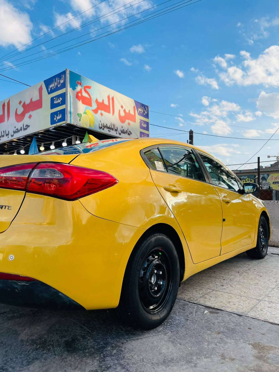 سلام عليكم كيا فورتي مديل 14حادث جاملغ ايسر امامي بدون دواخل كير ومكينه وصدر لوك منضومه تبريد جديد سياره خير من الله سعر 103وبيها مجال مكاني سيديا ***********
