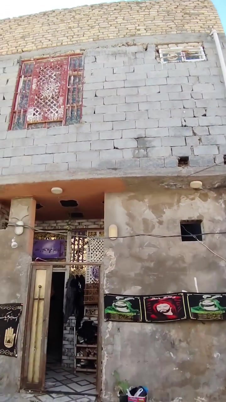 سلام عليكم بيت ٥٠ متر. خلف الحر سند ٢٥ قرار محكمه كافت  الخدمة تفاصيل البيت داخل الفديو الاستفسار إتصل ***********
***********
