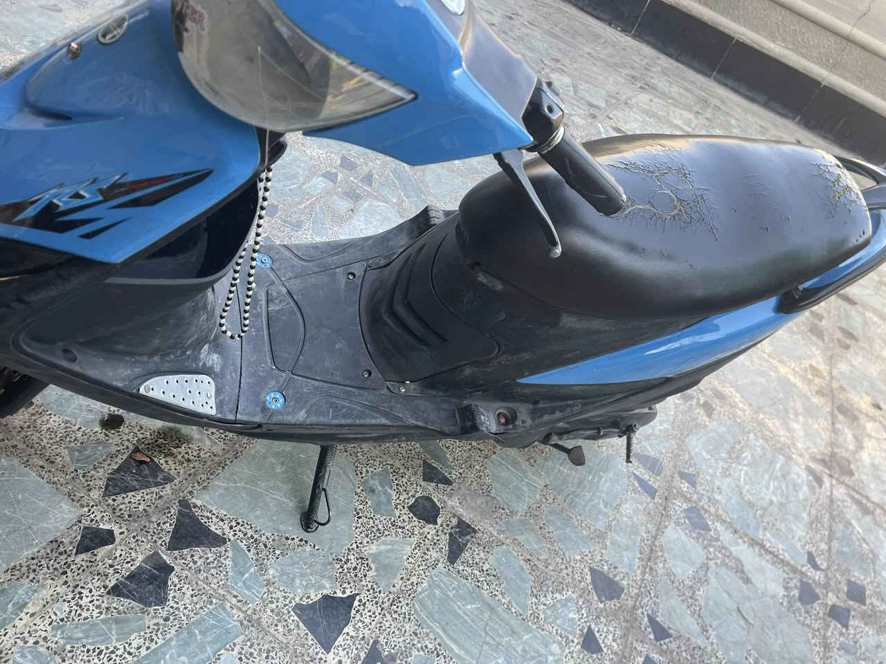 سلام عليكم ماشاء الله دراجة ماكس عدلة للبيع ب سعر ٤٥٠ بيهة مجال بصيط ما مفتوحة بس الباتري كاعد تشتغل هندر سلف نكرة  و برغي من الصالنصة واكع  للستفسار ***********
