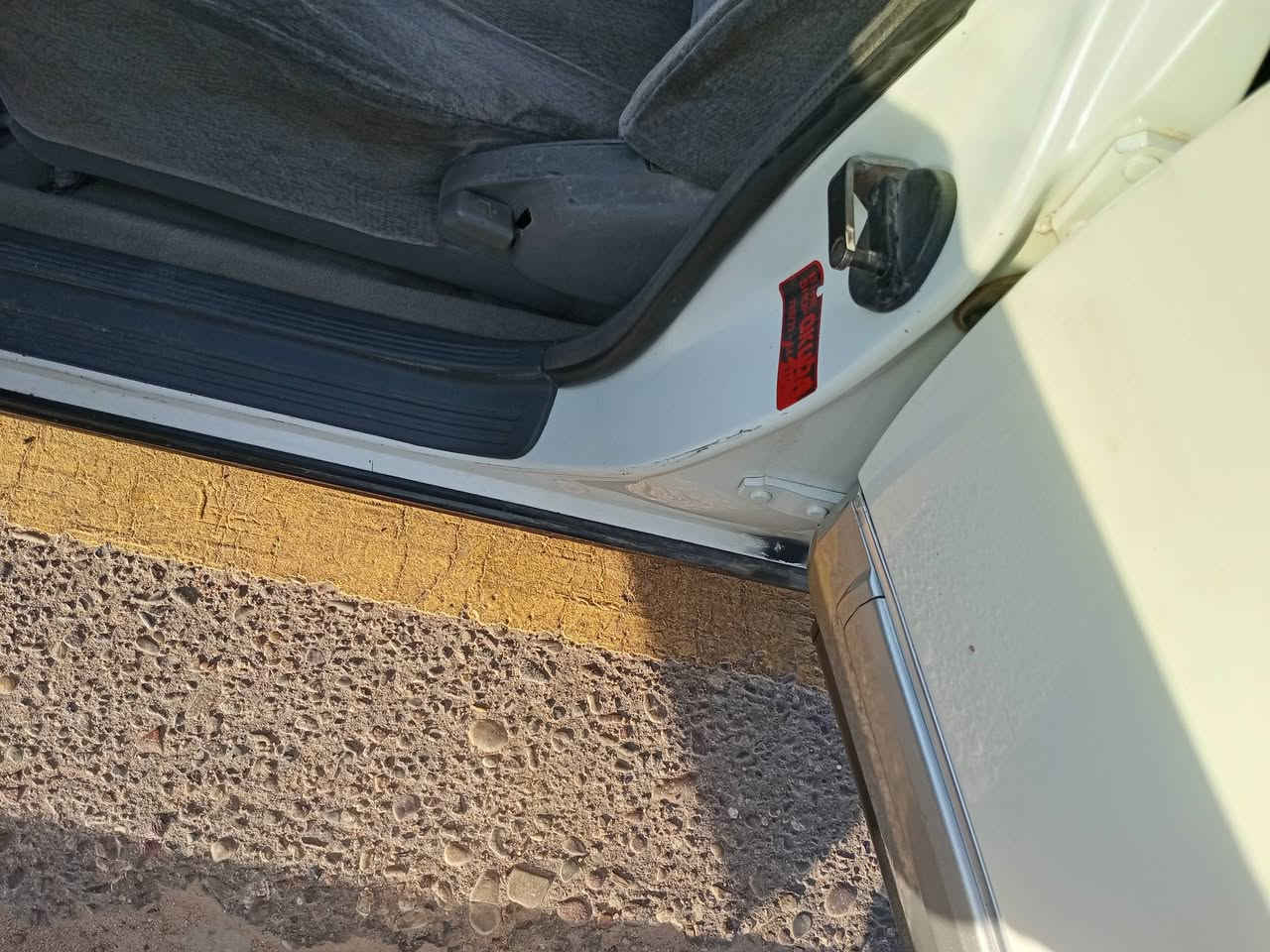 اسلام عليكم بطه للبيع موديل 95مكفوله من الگص ونقل جثه وعيب الشرعي گير و مكينه مكفوله 2500 سنوية 27 سعر 65 وبيهه مجال تبريد شقال كهرباياتهه كلهه شقاله مكان البصره سفان ***********
