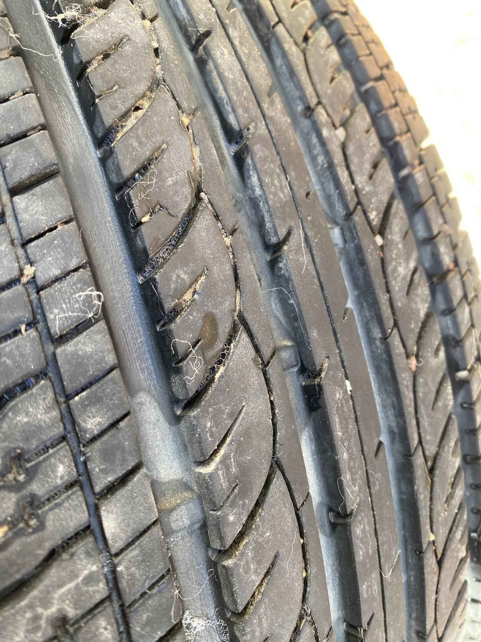 السلام عليكم 
لبيع 
طخم ويل حجم ١٦  (سوناتا )
مع ٤ تايرات 
زوج جديد هابلت
زوج نص عمر  مع طخم كبات جديد 

السعر ١٧٥ 
***********
