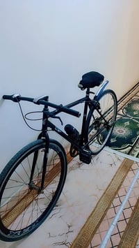 بايسكل( c700) حجم 26 ياباني للبيع نظيف كير ابريك شغال لون اسود   بس بي...