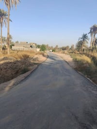 قطعه مساحتها900متر سنتر على شارع كريطعه قرب الجدول .خدمات كامله ماء كه...