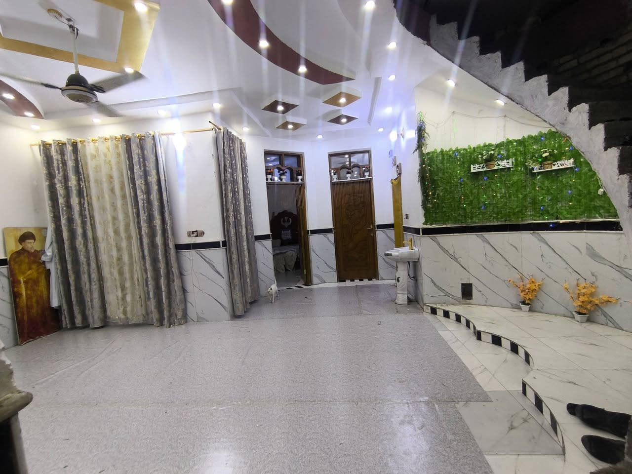 سلام عليكم بيت لبيع
حجي حسن الجمعيات
زراعي سند 25
مساحته 200 متر بناء جديد طابق واحد اي ستفسار نتصل عله الرقم‏ ‪0772 364 6134‬‏
