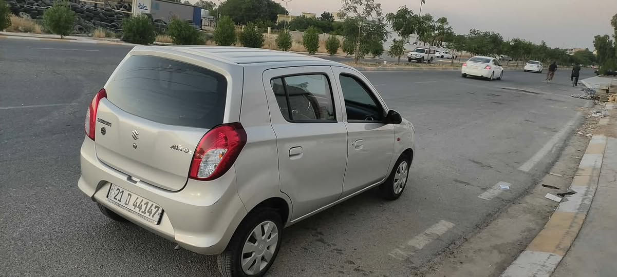Suzuki Alto 2023..
گێڕ عادي  مکینەی ٣ پستۆنی تۆربۆ
بی بۆیاخ تۆزیک ساردی هەیە 
نمونە لەجوانی
بەنزین  زۆر کەم دەخوات …
سەنەویی و رەقەمی تازەیە
بشرط تحويل و غرامە 
نرخي ٥٧$ مجالیکی کەم

ژ. م ***********
شوين :كلار
