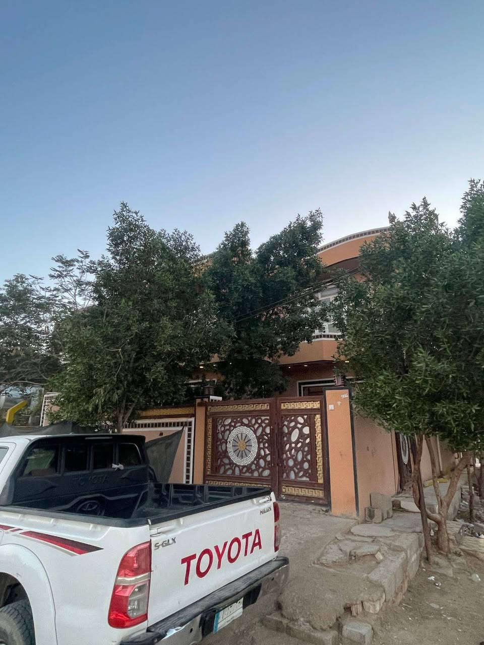 دار ركن للبيع موقع مميز
التفاصيل 
دار ركن طابقين بناء طابوق حديث المساحه ١٧٠ متر ٤ غرف نوم استقبال صاله. المكان منطقة سيف سعد قرب جسر الغالبيه للاستفسار الاتصال بالرقم ***********
