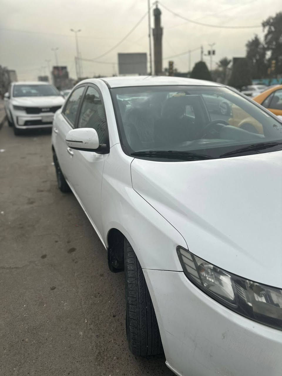 سيراتو 2012  خليجي نص فول  كفاله من الصبغ والتبديل ماعده بارد جامغل امامي رقم سليمانية وكالة باسمي كير مكينه تبريد بل كارتون ما نقصه شي سعره 110 وبيه مجال بسيط مكاني بغداد 
***********
