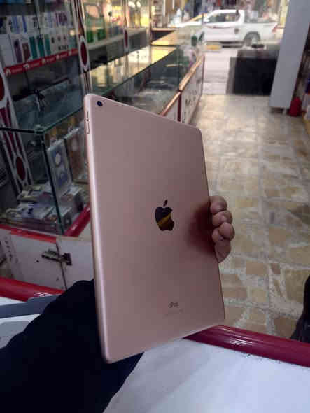 Ipad 7 مستخدم نضيف جدأ 
ما داخل صيانه الجهاز ما مفتوح ابد
سعر 150  
للتواصل ***********
الموقع /ذي قار /شطرة /شارع الاطباء
