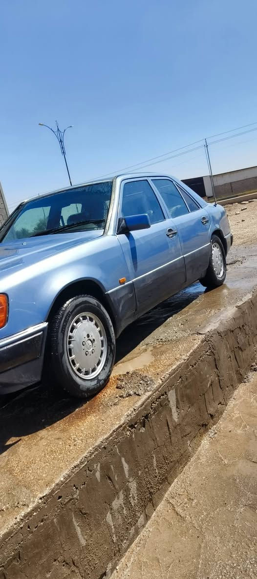 السلام عليكم مارسدس دب موديل 87 مكينه محور مكينه كير حداديه تايرات جدد سياره حلوه جاهزه بيه بس عاعده الدبل اليمن  مصلحه فقط السعر 55 وبيه مجال مكاني كربلاء للاستفسار على الرقم***********
