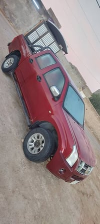 جنبي • موديل ٢٠١٣ • محرك نضيف