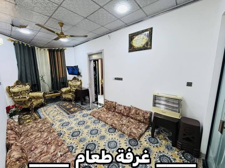 السلام عليكم ورحمة الله
بيت للبيع في حي الملايين قرب جامع لله مافي السموات والارض وجامع اهل القران للبيع او المعارض مع بيت اصغر البيت بناء حديث موديل 24 وتشطيب راقي جدا المساحة 250 متر طابقين يحتوي على 7 غرف نوم عدا غرفة المعيشة والاستقبال مساحتها  10في4 وعدد من الصحيات الشرقية والغربية والحمامات وهول عدد 3 ومناور ويوجد مع المنشور بعض الصور  علما ان البيت زراعي ملك صرف سند 25 مع وموجود كارت البلدية بأسمي واي استفسار ممكن التواصل على الرقم *********** علما ان هذا عليه واتساب
