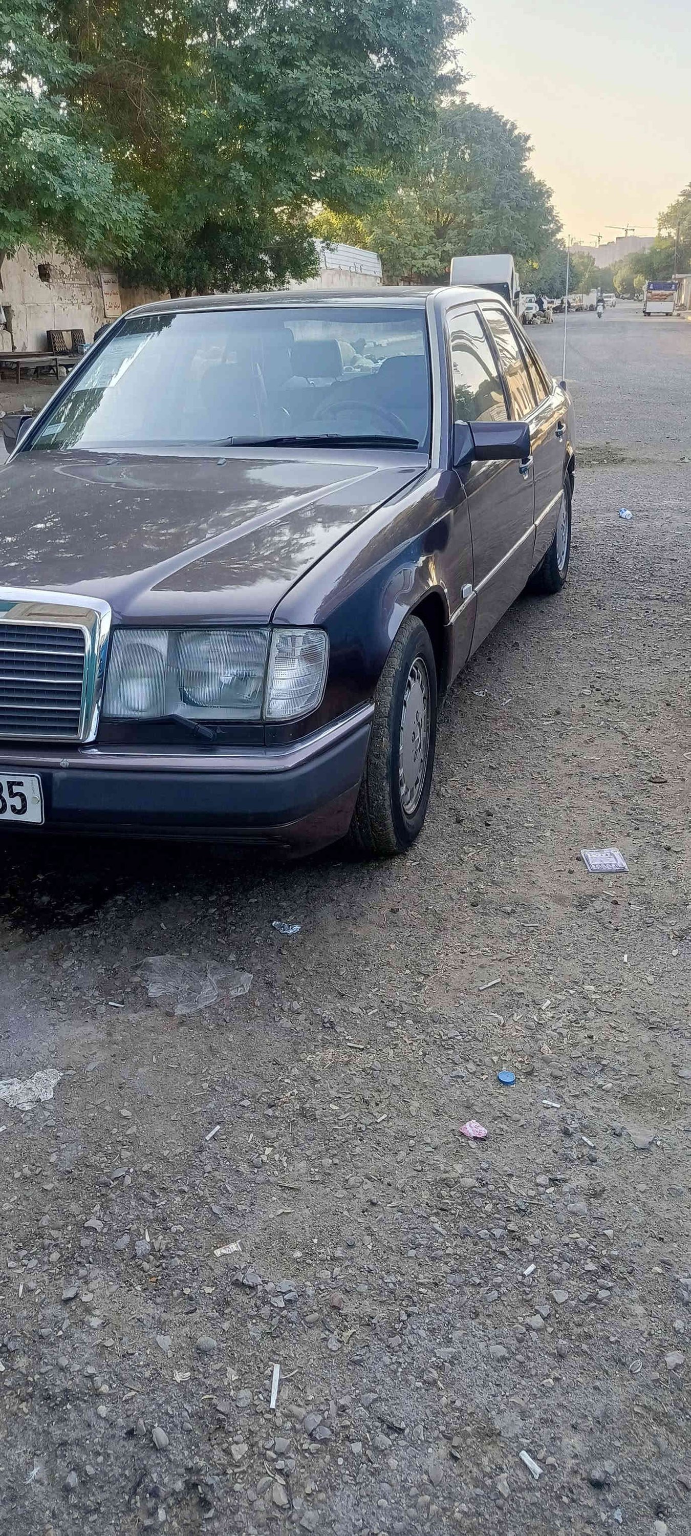 السلام عليكم
عندي مارسدس (  دب )  موديل 91 
نضيفه كلش مال جناي 
السعر 85 وبيه مجال 
*********** بغداد شارع حيفا
