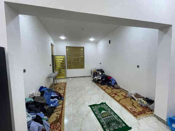 #يعرض_مكتب_الخيكاني
                 
 دار      🏫للبيع 

🔰#المساحه/120 م

🔰#الموقع/ خلف الملعب 
🔰#مواصفات 
غرفه   نوم و صاله و مطبخ  و استقبال و صحيات داخليه و خارجيه   

🔴سنه البناء ٢٠٢٤
 
🔰للأستفسار أكثر يرجى الأتصال
***********   
   عنوان المكتب خلف الملعب القديم ع الشارع الرئيسي 
             #مكتب_ابو_سجاد_الخيكاني ل
