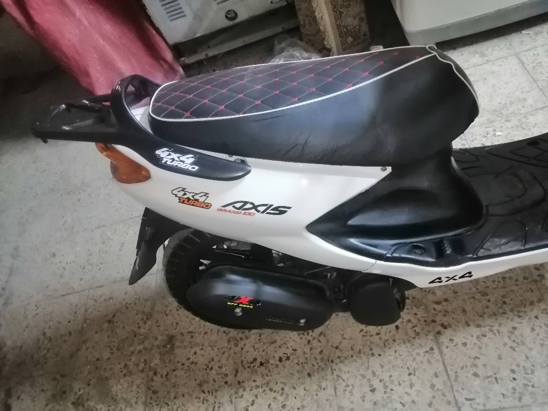 سلام عليكم دراجه ياماها اكزز ياباني فحل  جاهزه من كلشي كهربائيات كله شغاله نكره سلف وهندر عداد سرعه كيج بانزين تايرات جدد لايت ثلجي محرك ناعم شلعه حلوه مبدل بيه بستن اصلي فقط سعره 600 عنواني تنومه رقم *********** البصرة, العراق
