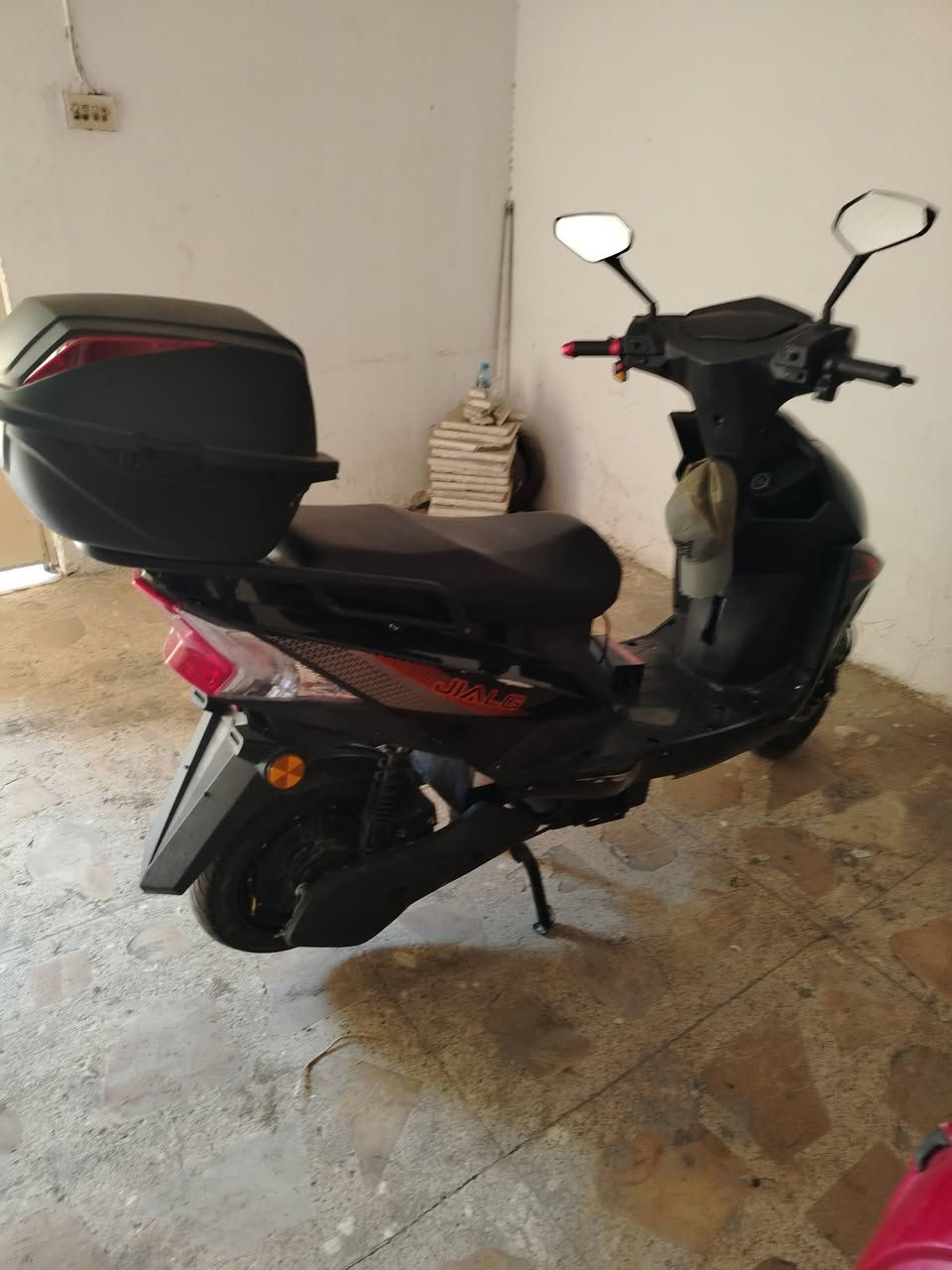 ماطور شحن سكنس ٥ باتري للبيع باترياته جدد شرط كهربائيات كامله جاهز  عل فحص سعره 425بي مجال وبي كسر كما موضح بالصوره شراي يراسلني ويدلل ***********
