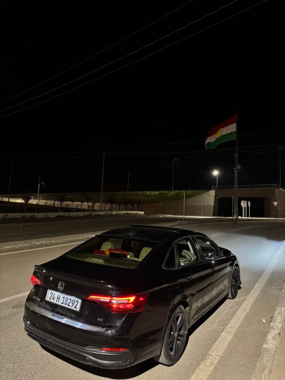 جيتا موديل 2022 فول فول بانوراما 
داخل جلد رادار كوشن هيتر داخل زه ر
قه بات رقم سنوي جديد تحويل وكاله بشرط 
گير محرك بشرط 
4 قطعه صبخ بجه ك داخلي يا كرتي ارباكا دشبولي نه فه بويه 
سعر 127$ 
6$ ورقه غرامه دي سعري هيت خار 
رقم موبايل *********** زاخو, دهوك
