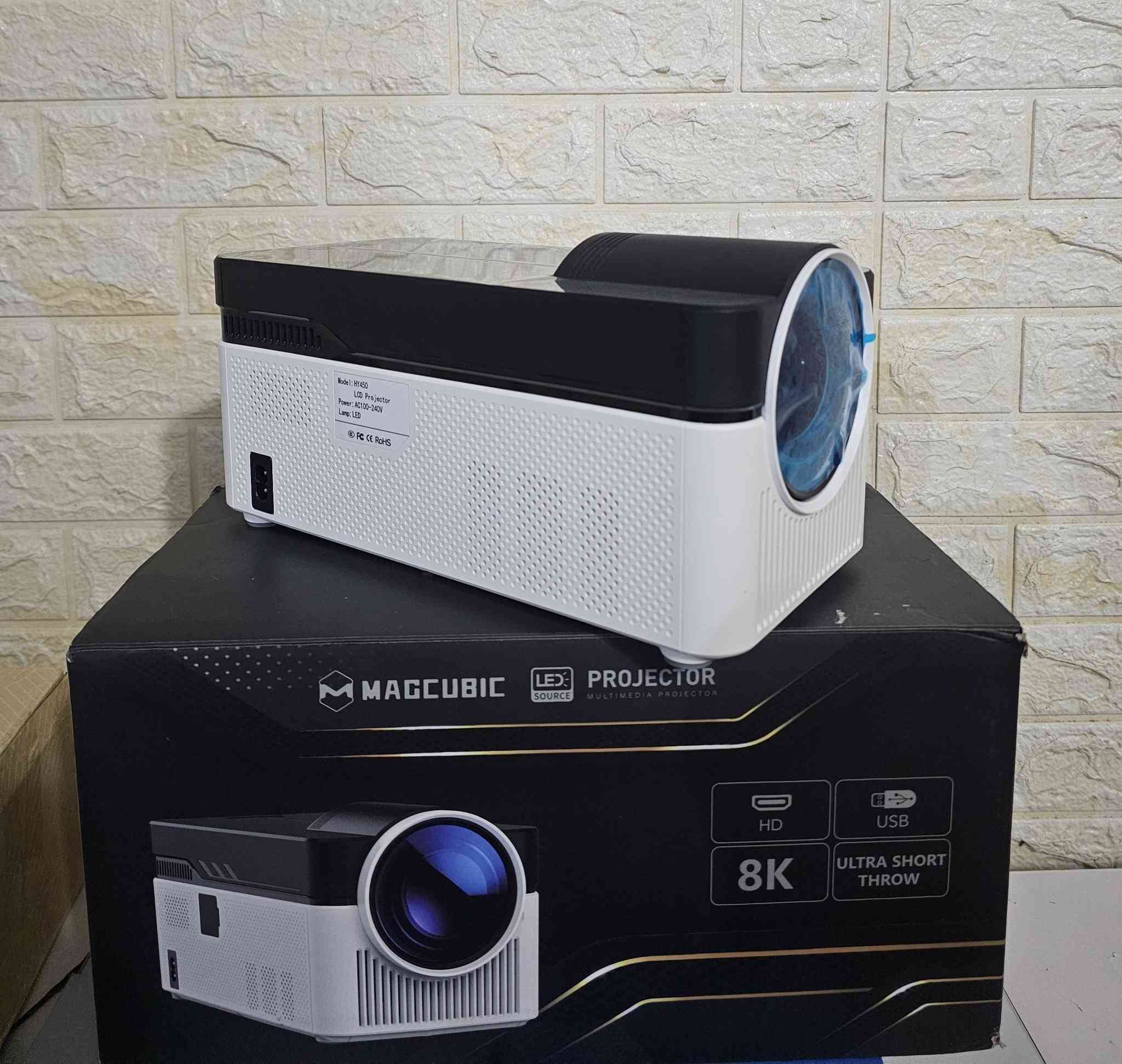 داتاشوو مارکە عالمیە magcubic 🌍
نسخە { HY 450 } 🔥 😍
نسخە 8K 🎦
نسخە اصلیە شرکە MAGCUBIC 💯 
واحد من افضل نوعیات و نسخە معروفە ، کلهن یعرف هاي نوعیە شلون و مواصفاتە شلونە ، مواصفاتە عالیە و مارکە معروفە magcubic العالمیە 🌍
 دقە 8k ، اندروید ، وایفاي و بلوتوث ، شترید تنزل بیە 
قوة الوضوح { 900ansi } 💣 🎦🏟🎬
جدید غیر مستخدم 💯


**إذا كنت صاحب هذا الإعلان وتريد حذفه لأي سبب، رجاءا أرسل رسالة إلى الدعم الفني**