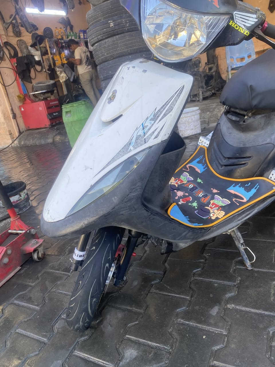 السلام عليكم ماكس عدله مكينه ٤٩ بلاد مكفوله ويل نجمه اصلي  سلف رياضي نكره كلجات رياضي صالنصه بوري عدل ستيل الدراجه جاهزة الاخر حبايه عارضه ب٥٥٠ وبيه مجال بسيط مكاني بغداد شارع حيفا قرب التقاعد العامه
٧٧٦٣١٣٨٨٠٩اتصال
***********واتساب
