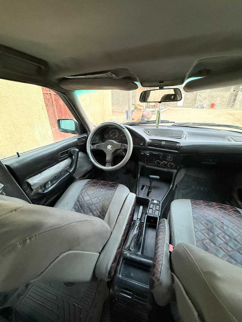 السلام عليكم BMW حجم 525 موديل 1991 اللون اسود غير محدد محرك 25 مفتوح تبريد مايشتغل مااعرف شنو بي كهربائيات شغالة حداد 70‎%‎ تايرات جدد رقم بصرة ألماني سنوية كارتونية منتهية  راعيها يريد تحويل ملاحظه حالياً السيارة خابطة بسبب الحماوة  يحتاجلها كازكيت فقط السعر 32$ورقة مكاني البصرة للاستفسار ***********
