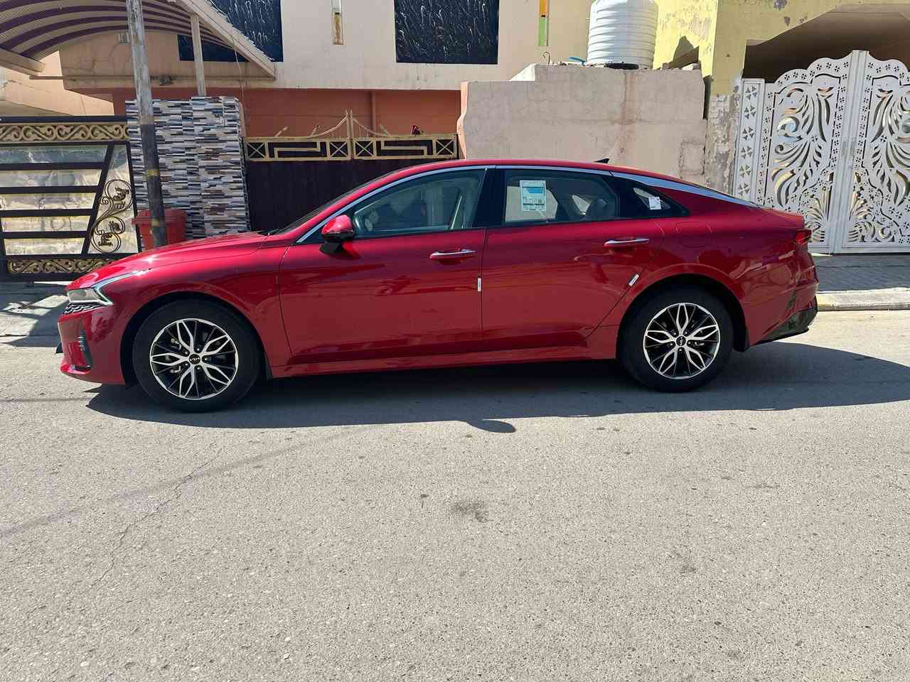 ‏ كيا كي فايف (k5) 2023 فول بانوراما1/1 محرك 2.5 (4كامرات)
الموديل : 2023. (خليجي ) .
المحرك : 2.5 . 4سلندر
  ماشيه9الف
الضمان: kia nim 
السعر230
الارقام : اربيل ب اسمي تحويل ثاني يوم 
مغلفه ببيف 
 المواصفات
4 كامرات
دشبول ديجتل
كشنات خزن ميموري
داتا شو 
فتحة سقف(بانوراما)
دخول ذكي(بصمة) +تشغيل عن بعد
شاشة اصلية +كاميرا +حساسات
المصابيح الامامية زنون+LED
المصابيح الخلفية LED
مقاعد تدفئة تبريد
مقاعد جلد+كهرباء
سايد بريك بصمة
اوتو هولد
محدد سرعة
فول تحكم ستيرن
درايف مود
مري كهرباء

المكان ديالي‏‎

‏‎للأجابة عن اسئلتكم واستفساراتكم بكل وقت

‏‎تواصلوا ويانا على الارقام التالية***********
