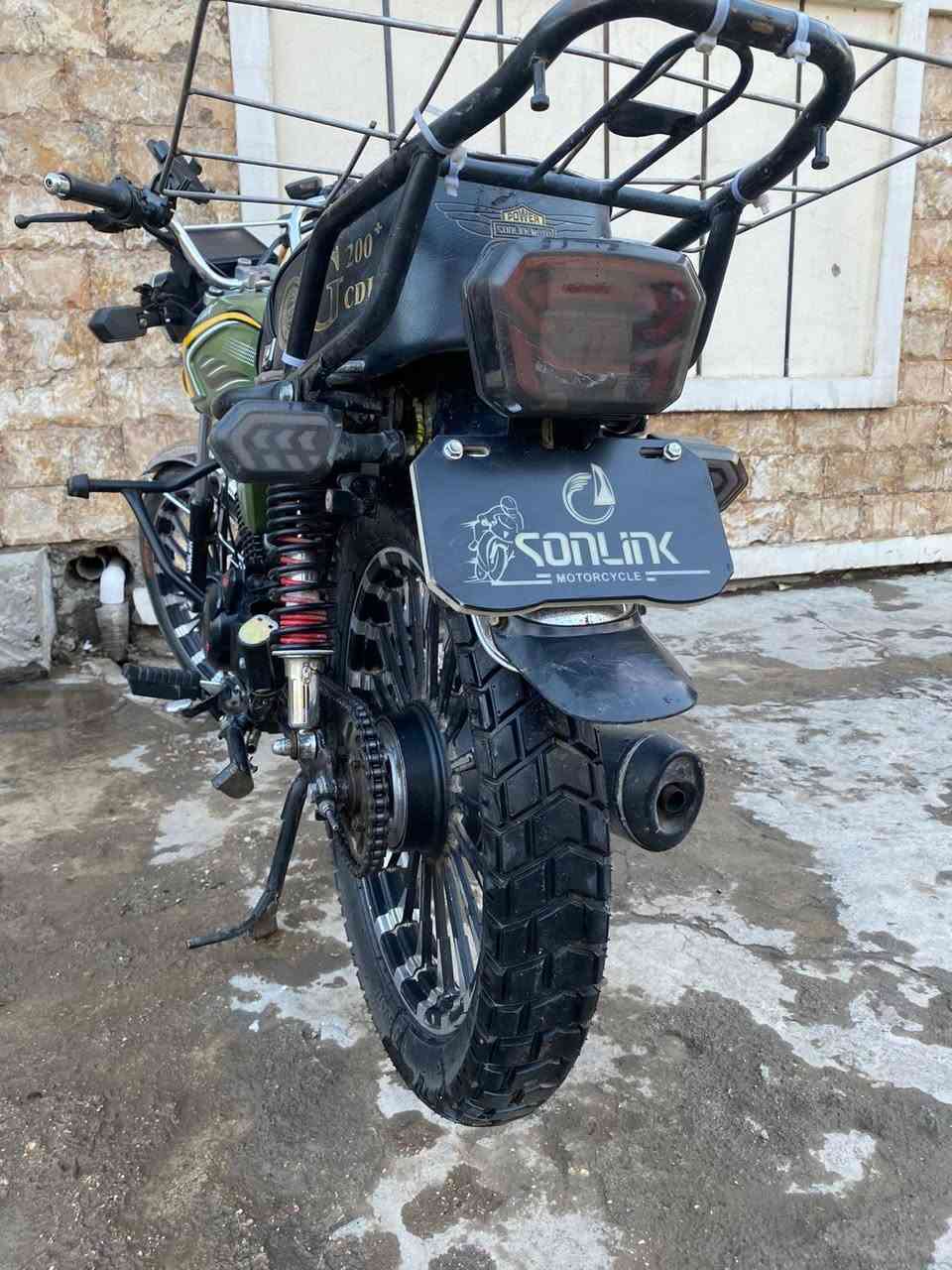 سلام عليكم حبايب دراجه للبيع ضاغطه وزنجيل مكفوله اوراق بصمات 2 مكينه 200 العنوان بغداد السعر 650 بيها مجال ***********
