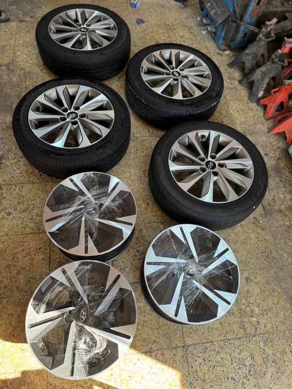 يتوفر كافه الويل العادي والويل كب
تايرات كافه الاحجام والقياسات 
حي العباس قرب فندق قصر الحياه


**إذا كنت صاحب هذا الإعلان وتريد حذفه لأي سبب، رجاءا أرسل رسالة إلى الدعم الفني**