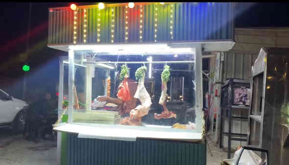 السلام عليكم فرن بيزا حجري450مجمده عدد ثنين مع براد السعر 350عجانه  25  كيلو     لسعر 250شوايه كص السعر 150 الجام خانه مع شوايه كباب مع ماطورين سعر 300الرقم للتواصل ***********
