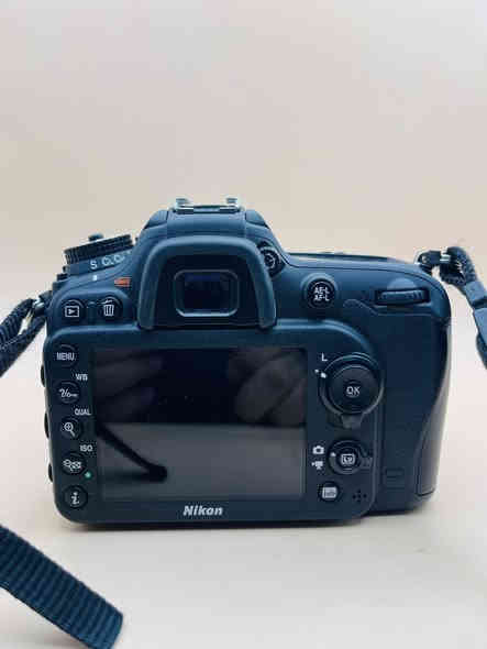 نيكون 7200
عدسة 140.18
شاحنة
جنطة
حزام كتف
جنطة
شتر 4k
نضافه 100‎%‎
السعر 670الف سعر نهائي
مكاني ناصريه 
متوفر توصيل
للتواصل وتساب او تصال 
***********
