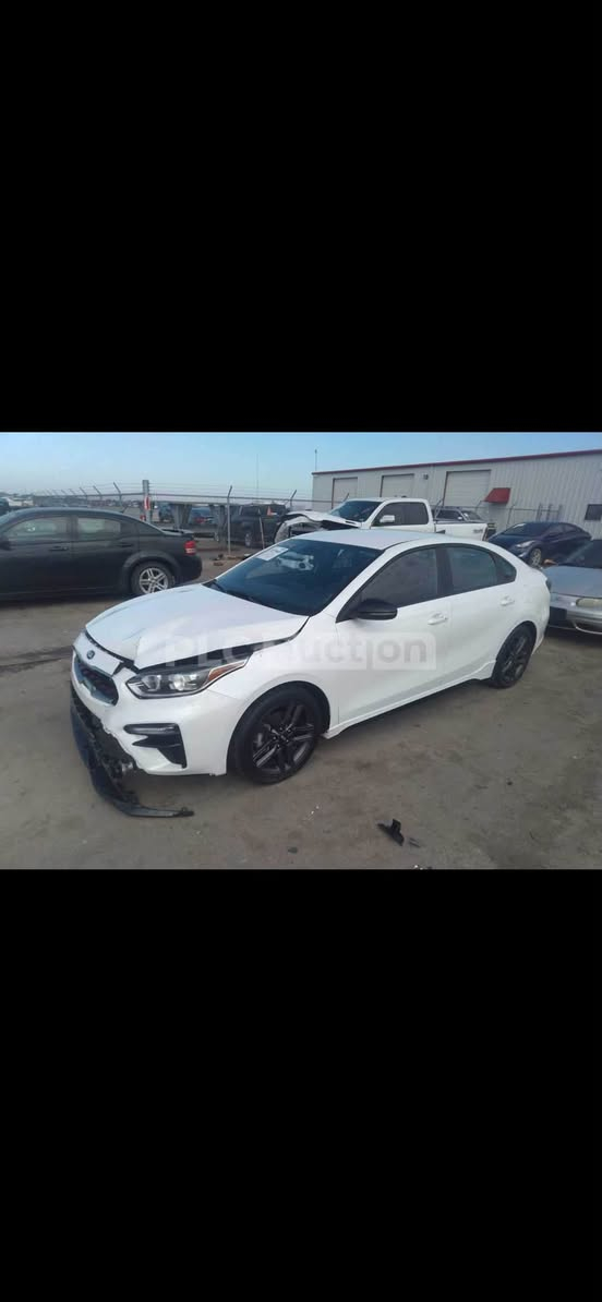 رقمي ‭ مرحبا 
للبيع فورتي موديل21
وارد امريكي حادثه مثل مموضح بلصور بس بنيد شويه بدون دواخل وبلعراق صاير بيه حادث صندوك سياره فول عده الفتحه 
جاهزه من كلش بيه منضومه غاز شادله  سعر 133مكانه بغداد الدورع رقمي رقمي ‭ ***********
