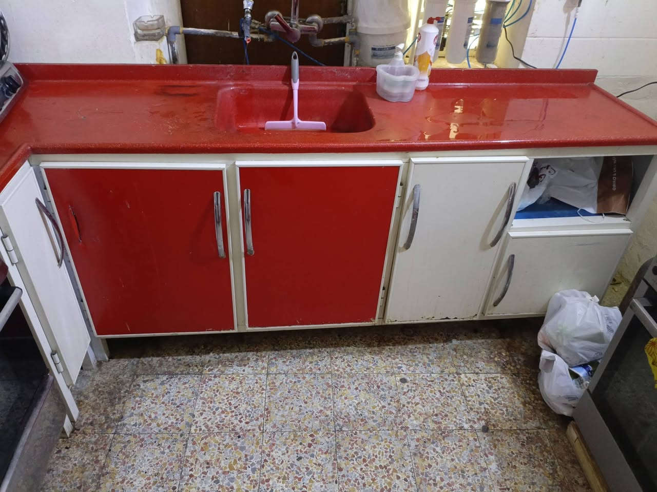 كاونتر حجم الكبير كامل مع سنك مرمر مثل ما مبين بلصور وحاضنة طباخ مع الكاونتر نظيف وشغله درجة اولى والكاونتر هم مرمر القطعة الفوك كامل هوه وملحقاته 
السعر 400 الف مكانه الاعظمية 
اليريدة يتفضل خاص وتدللون


**إذا كنت صاحب هذا الإعلان وتريد حذفه لأي سبب، رجاءا أرسل رسالة إلى الدعم الفني**