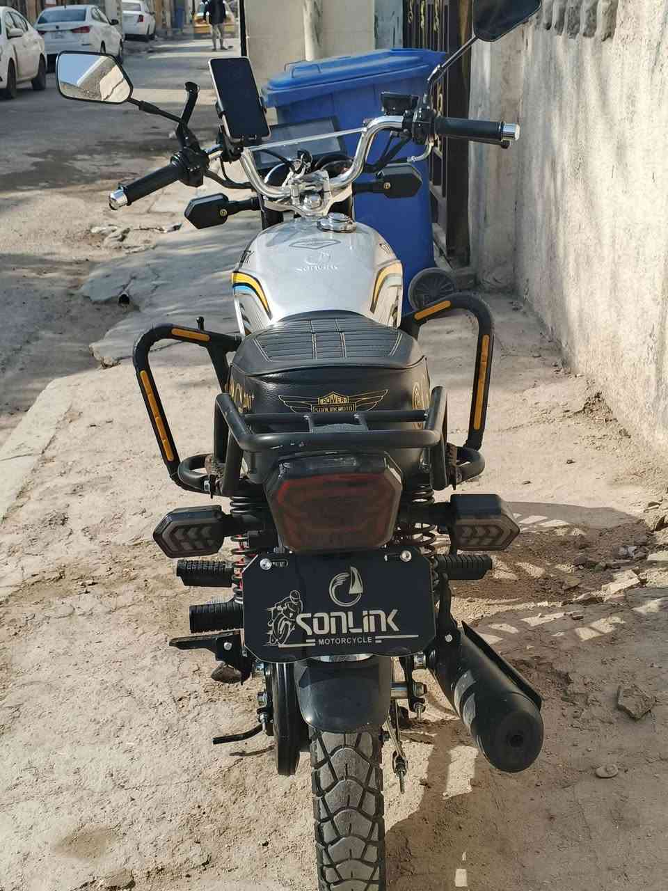 السلام عليكم دراجة للبيع سونك 5كير موديل 25 ماشية 6الف الدراجة جديدة السعر 850وبيهة مجال المكان الدورة ابو دشير اتصال *********** واتساب وخط
