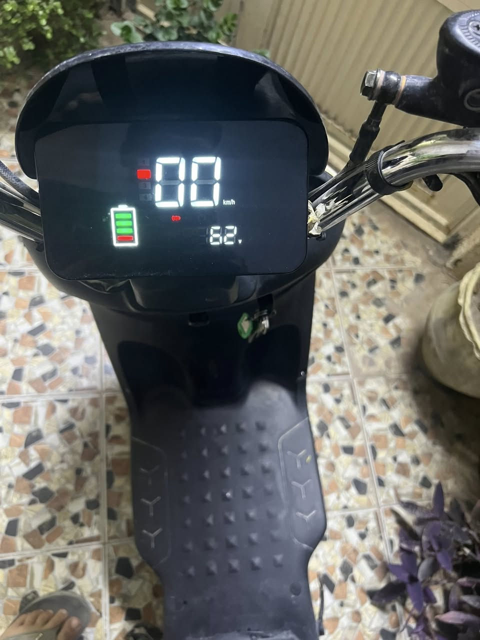 السلام عليكم عندي دراجه شحن للبيع مستعمله من شركه الريان دراجه حلوه وقويه تمشي 45km
سرعتها القصوى 55 الدراجه يحتاجلها تبديل بطاريات 
السعر 250 وبيها مجال 
العنوان بغداد الدوره 
***********
