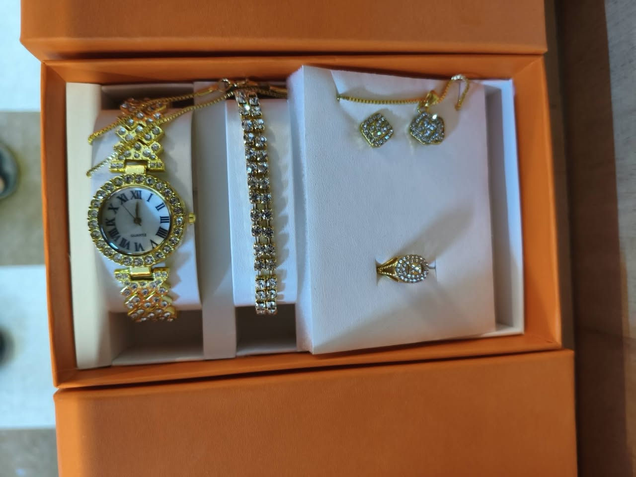 مجموعة هدايا مشكله
مجمع الاخوين حي العسكري مقابيل حلويات حجي علي
واتس ***********
