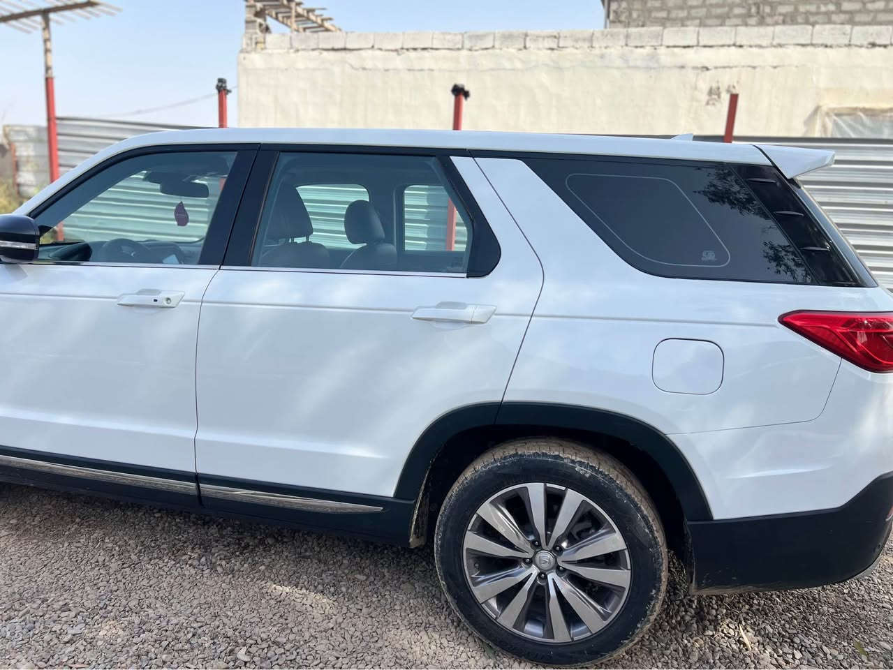 شانجان cs95 موديل 2019 رقم بغداد 
مواصفات معروفة ماشية 120 رقم بغداد بيهة صبغ بابين وجاملغ بدون ضربة اثر شخوط وموجودة صور قبل الصبغ السعر 130 مكاني بغداد 
رقمي *********** متواجد واتساب بغداد, العراق
