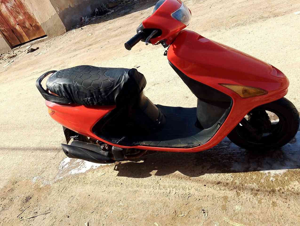 سلام عليكم دراجة فراشة للبيع الدراجة كارتون بعده كلشي شغال سلف وهندر واشاير وهورن  دبلات جدد ما ناقصه اي شي مكاني البصره قضاء المدينة السعر 425 وبيه مجال الاتصال عله الرقم التالي ***********
