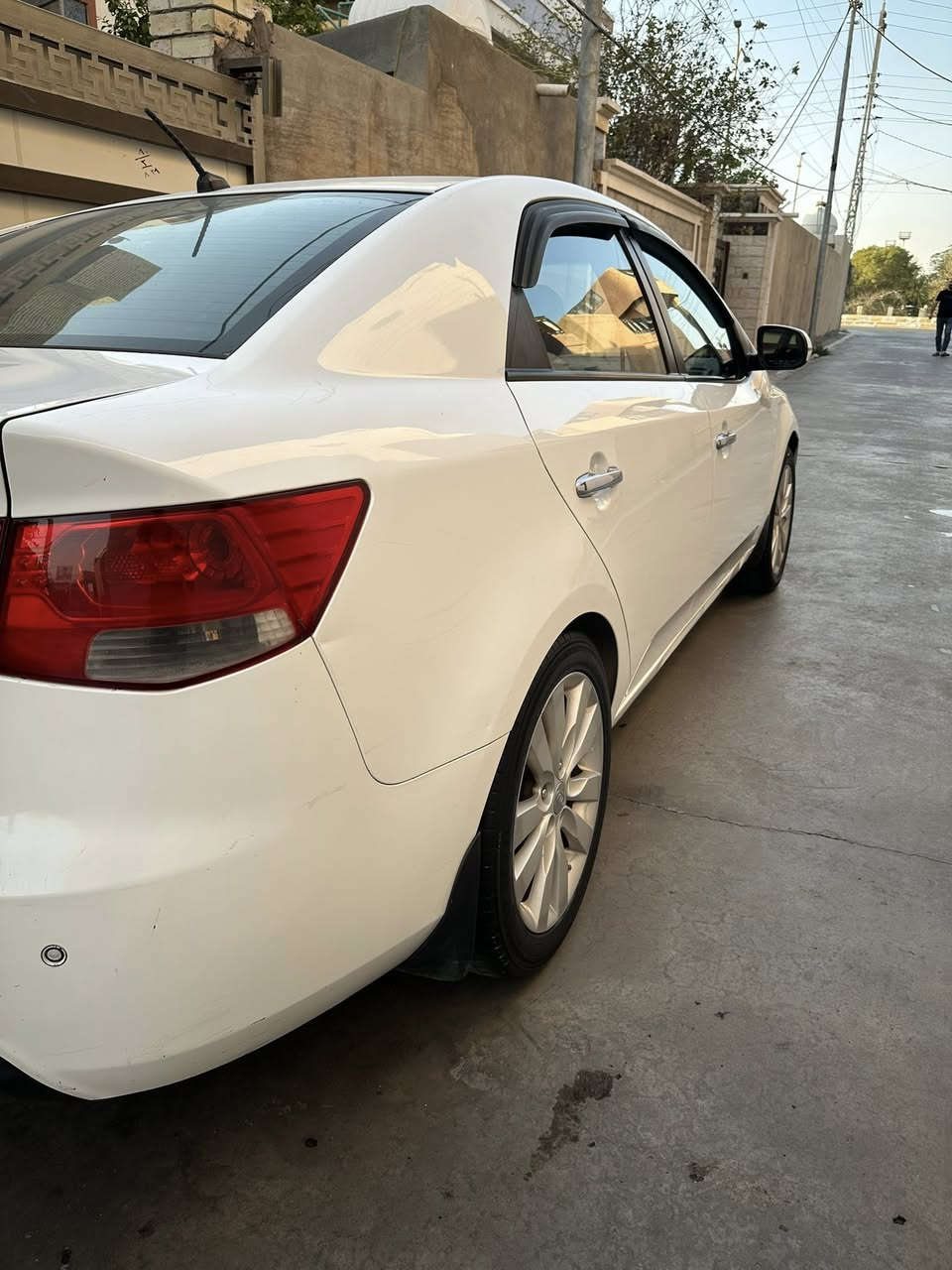 سيراتو 2012 مقفوله من الصبغ محرك 1600 فتحه رقم بغداد فول ماعده البصمه ماشيه 180  مكان فلوجه  السعر   118 وبيه مجال  رقم 
***********
